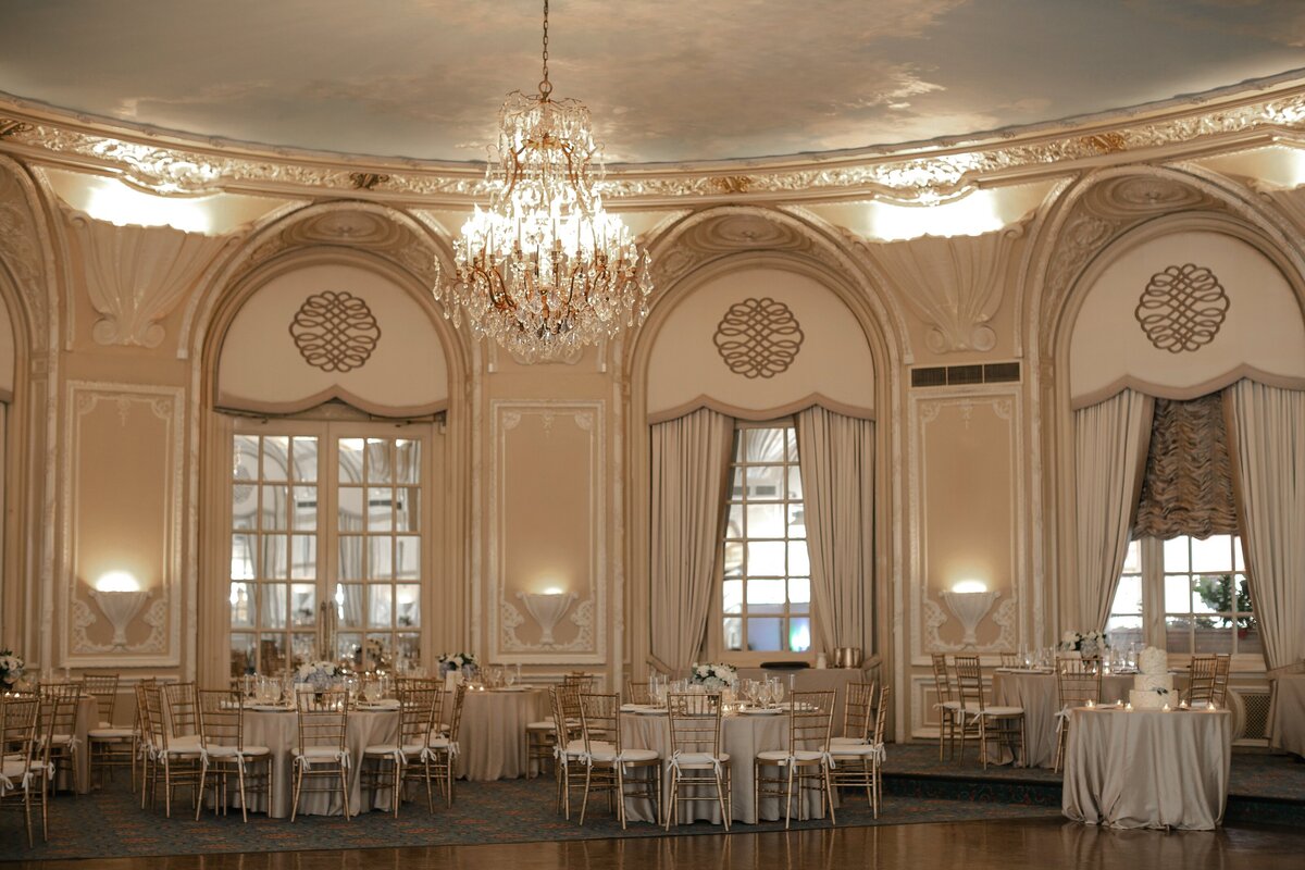 Boston wedding photographer since 2009, Deborah Zoe Photography documents weddings and events of all sizes hosted in iconic locations across New England and beyond.