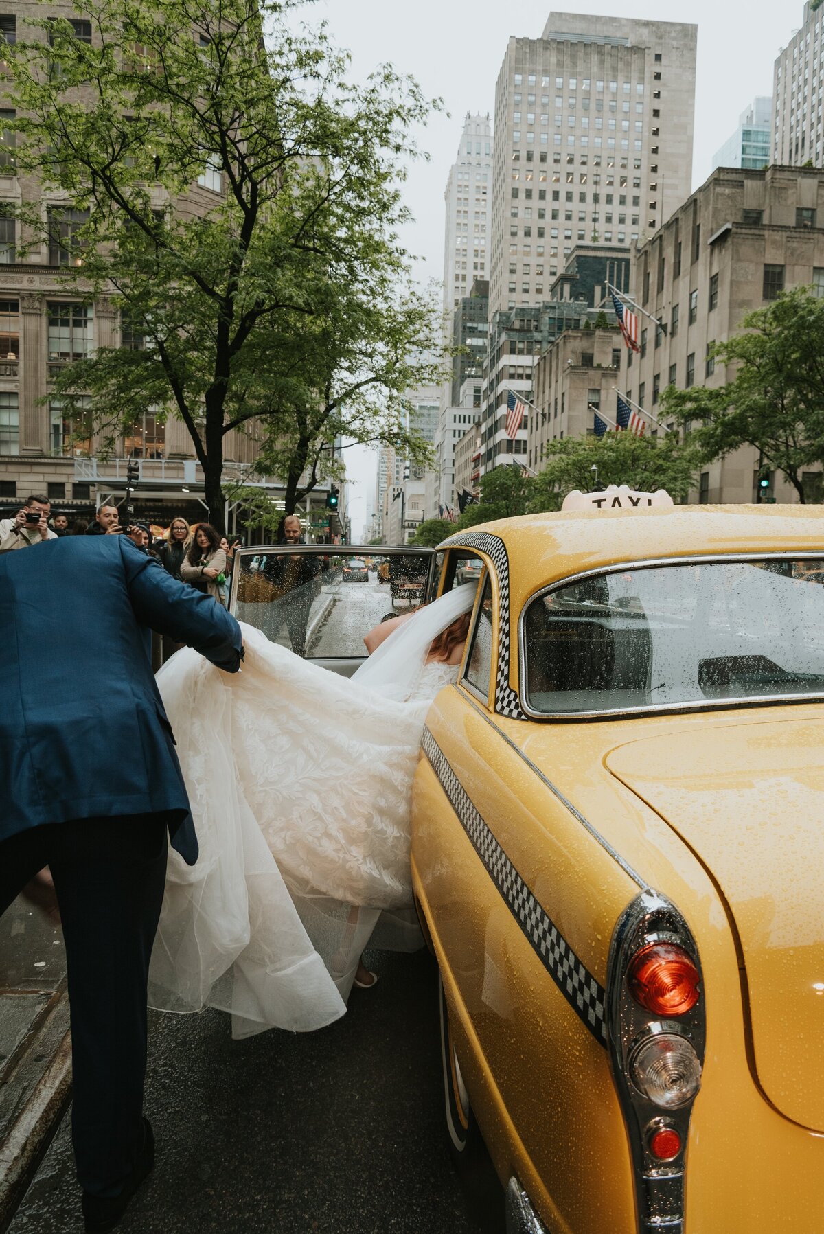 Faye-Fern-Creative-MariaBLung-Meg-Brandon-New-York-Athletic-Club-St-Patricks-Cathedral-Wedding-Vintage-Taxi-Cab-03