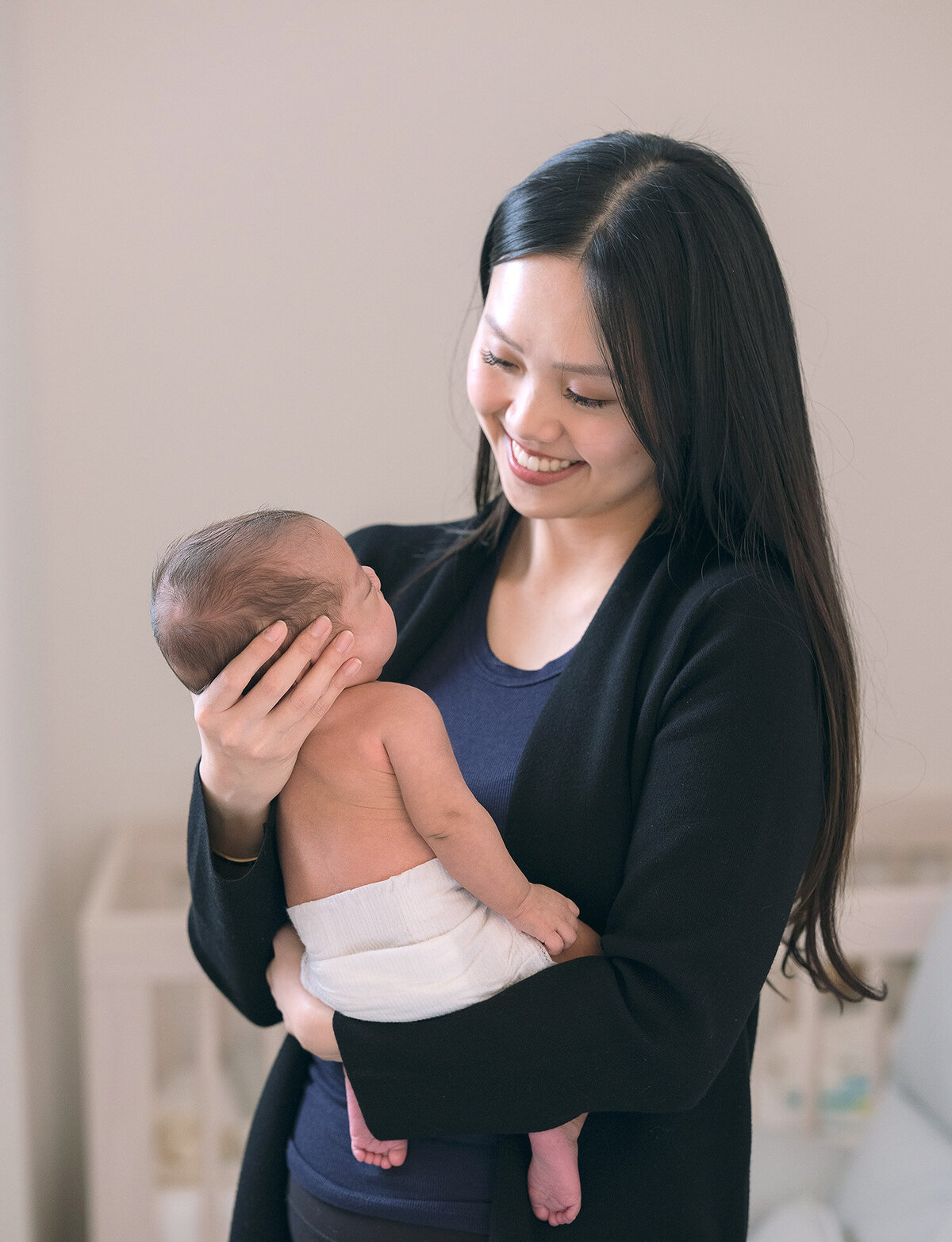 los-altos-newborn-photographer-mom-smiling