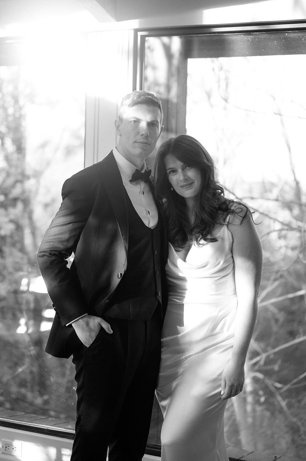 241102Erica&ConorWeddingCakeCutting33