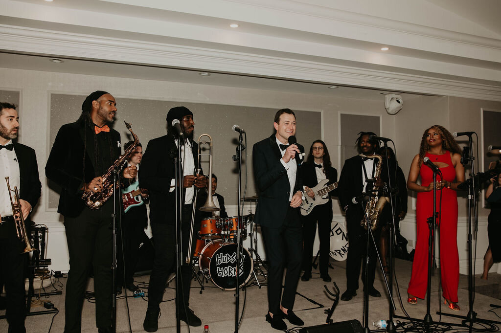groom-band-brooklake-country-club