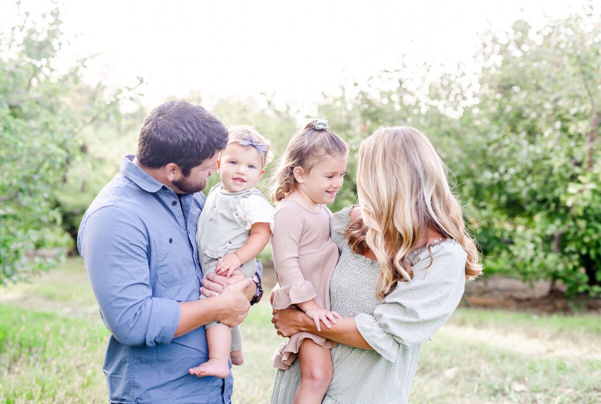 Light-And-Airy-Indiana-Family-Photographer
