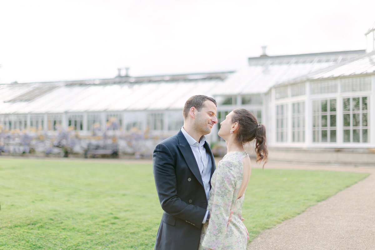 387  - Delia and Enrico - CONSERVATORY - Chiswick House & Gardens - Joana Senkute Photography