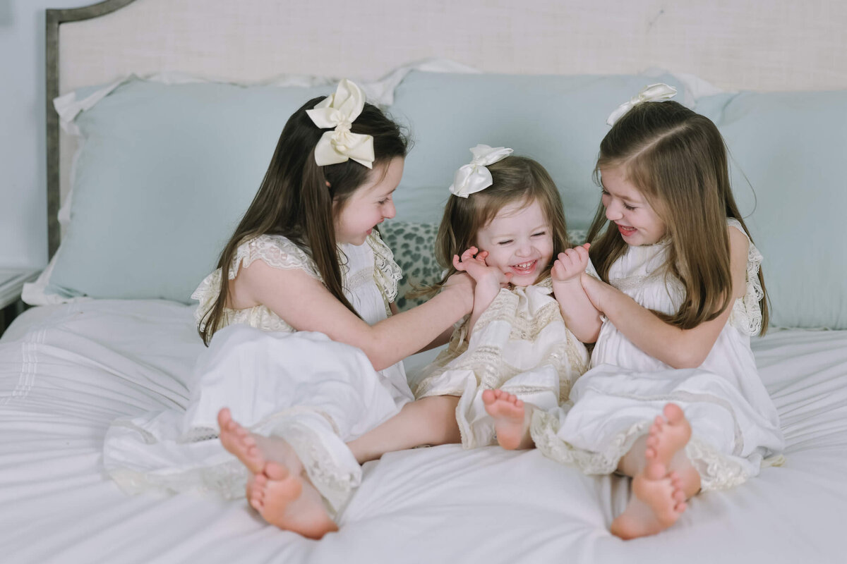newborn-with-siblings-1