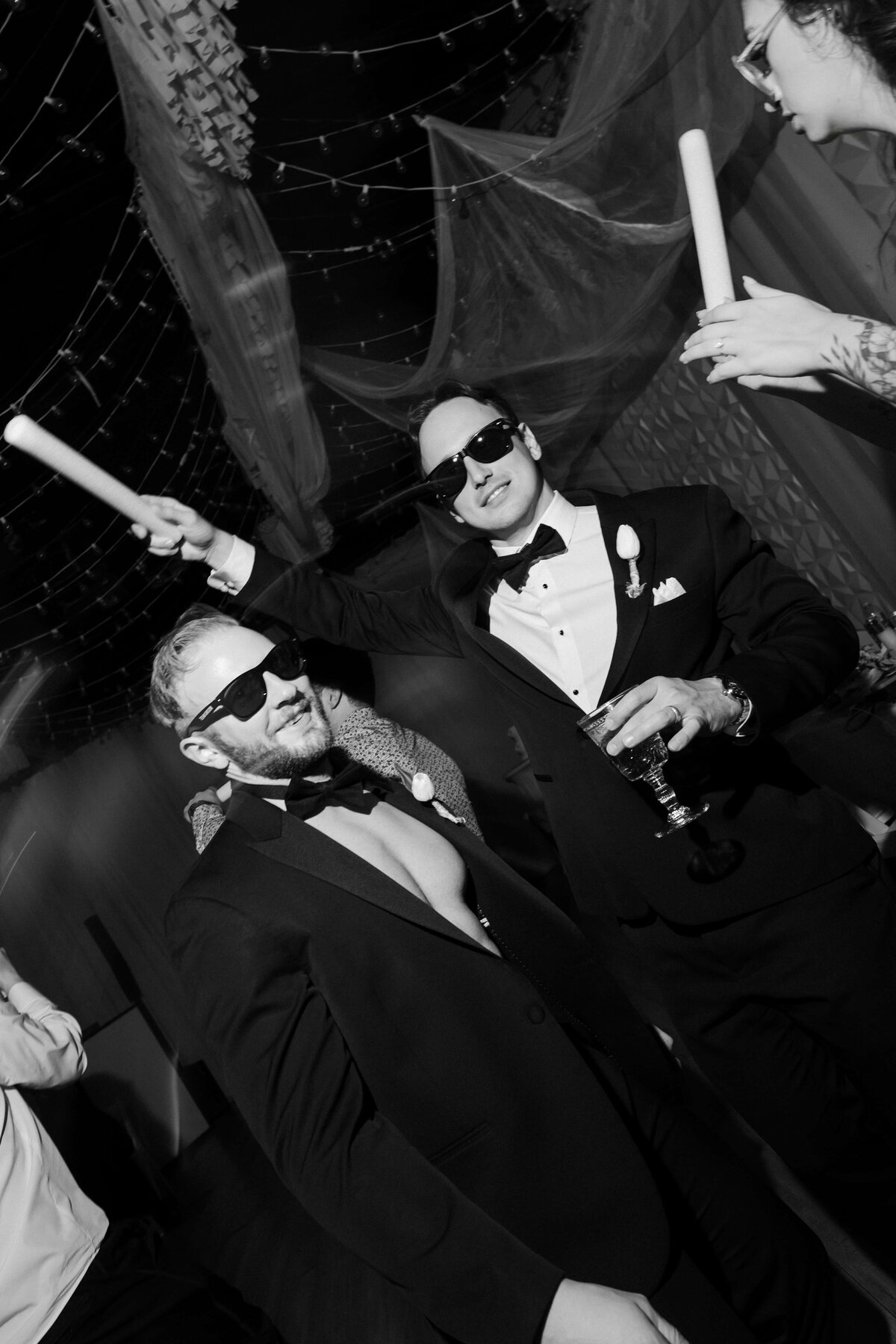 97riskyexposure_samantha-rydge_las-vegas-elopement-photography