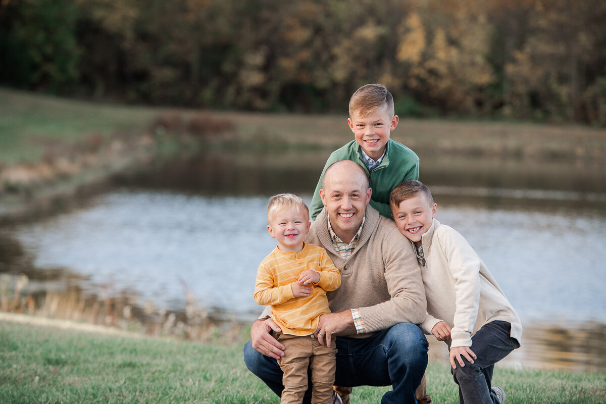 carmel-indiana-family-photographer-fall-pond-17