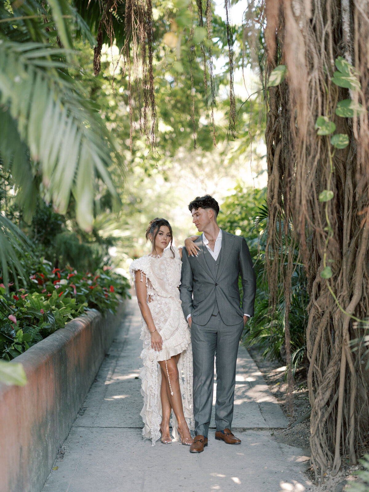 vizcaya-garden-engagement-couple-walk