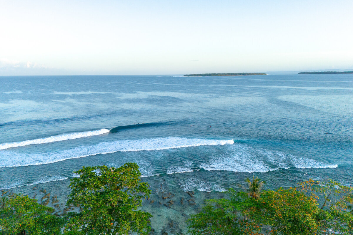 Siloina Luxury Surf Yacht Charter Mentawais - Waves- (1)