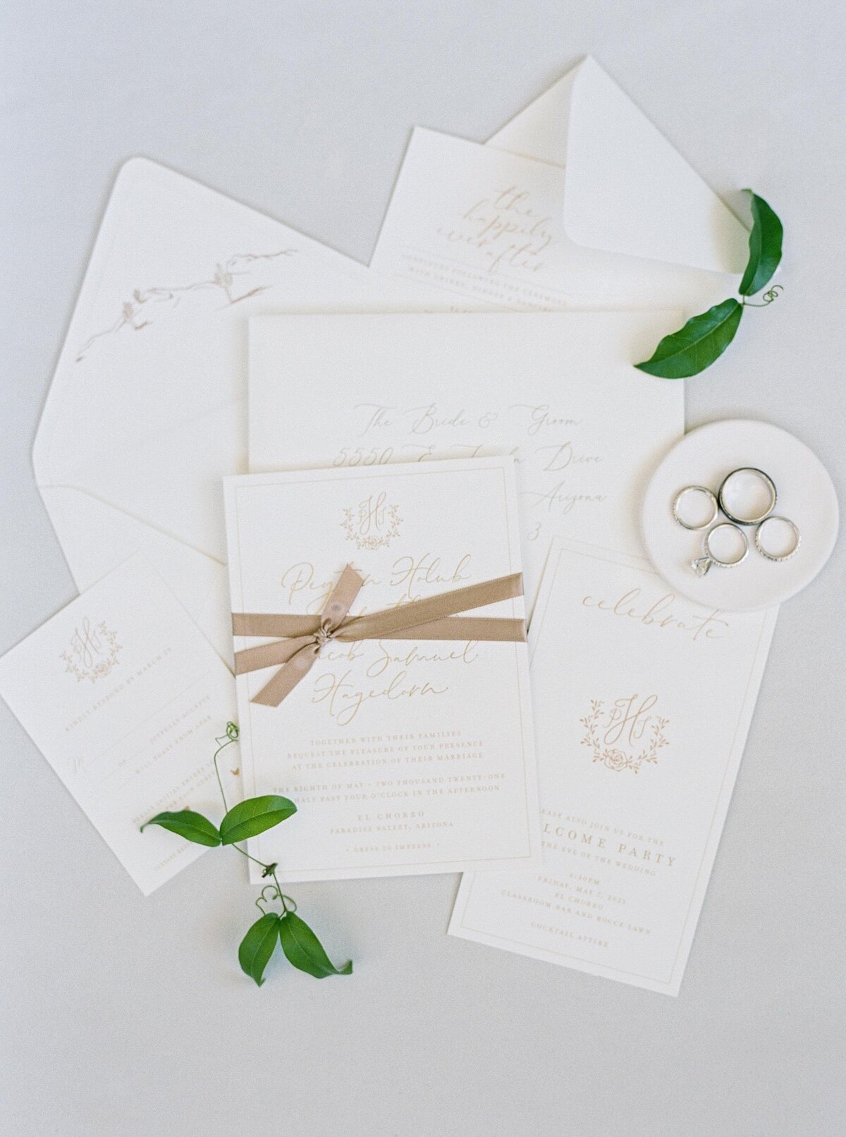 desert-landscape-gold-wedding-invitations