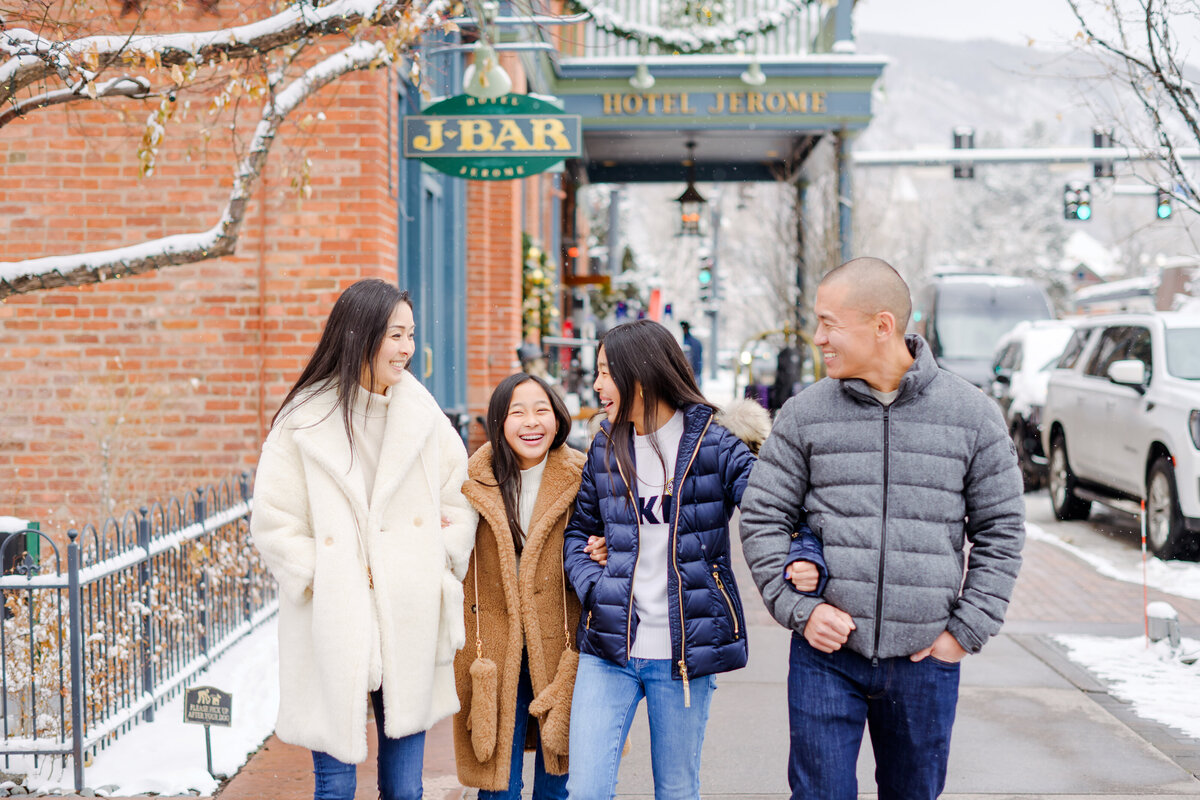 085-Ho_Family_Portraits_Hotel_Jerome_Aspen_Photographer_MaggShots_Photography