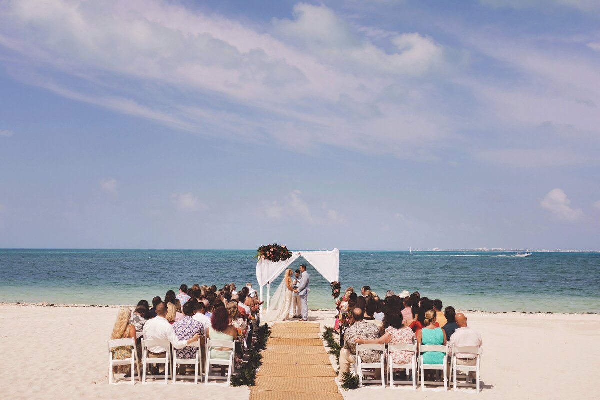 Beach wedding ceremony in Cancun