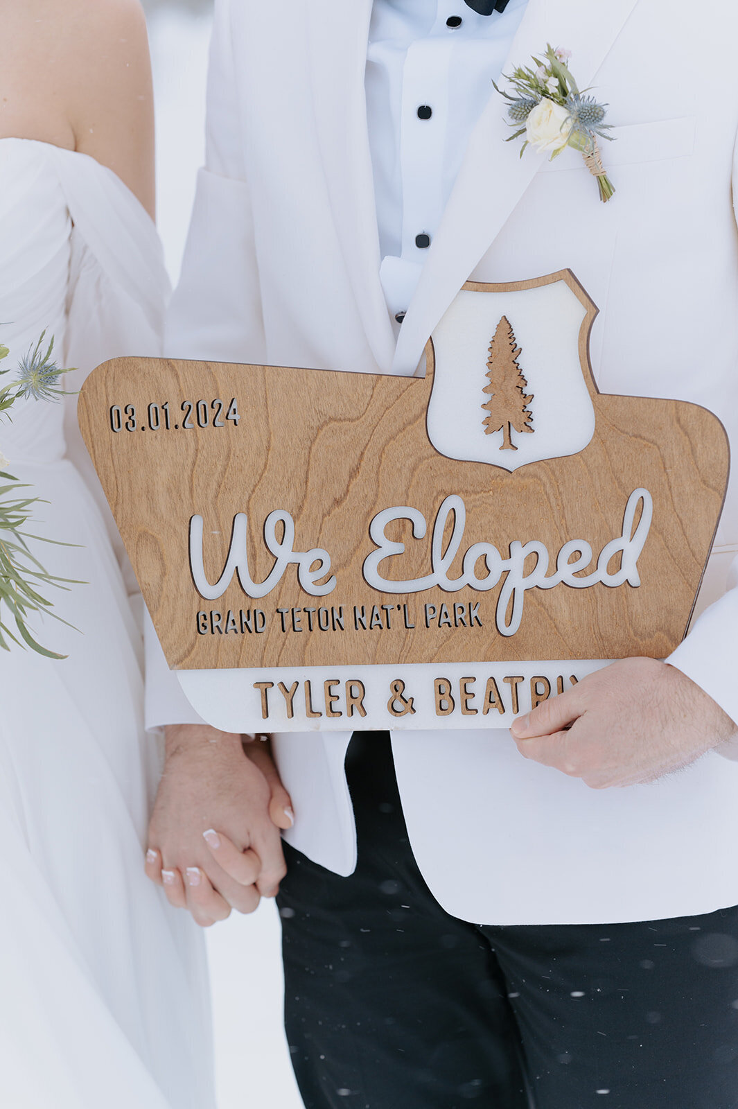 Winter-Elopement-B-T-335