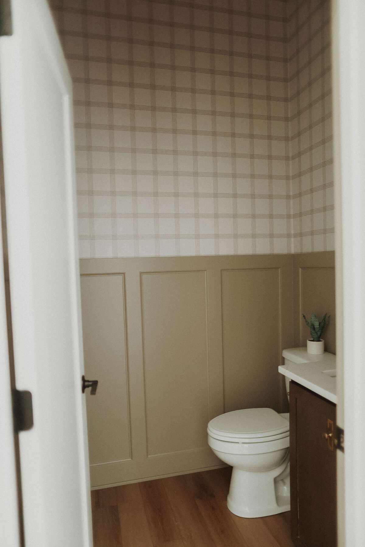 5320-Bathroom-Urbandale-Central-Iowa-Custom-Home-JRL-Builders-3F1A8301