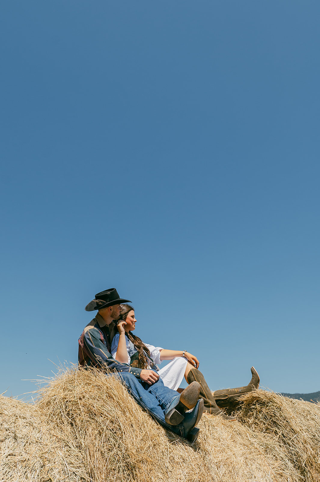 presley-gray-photo-haybale-forest-montana-elopement-7278