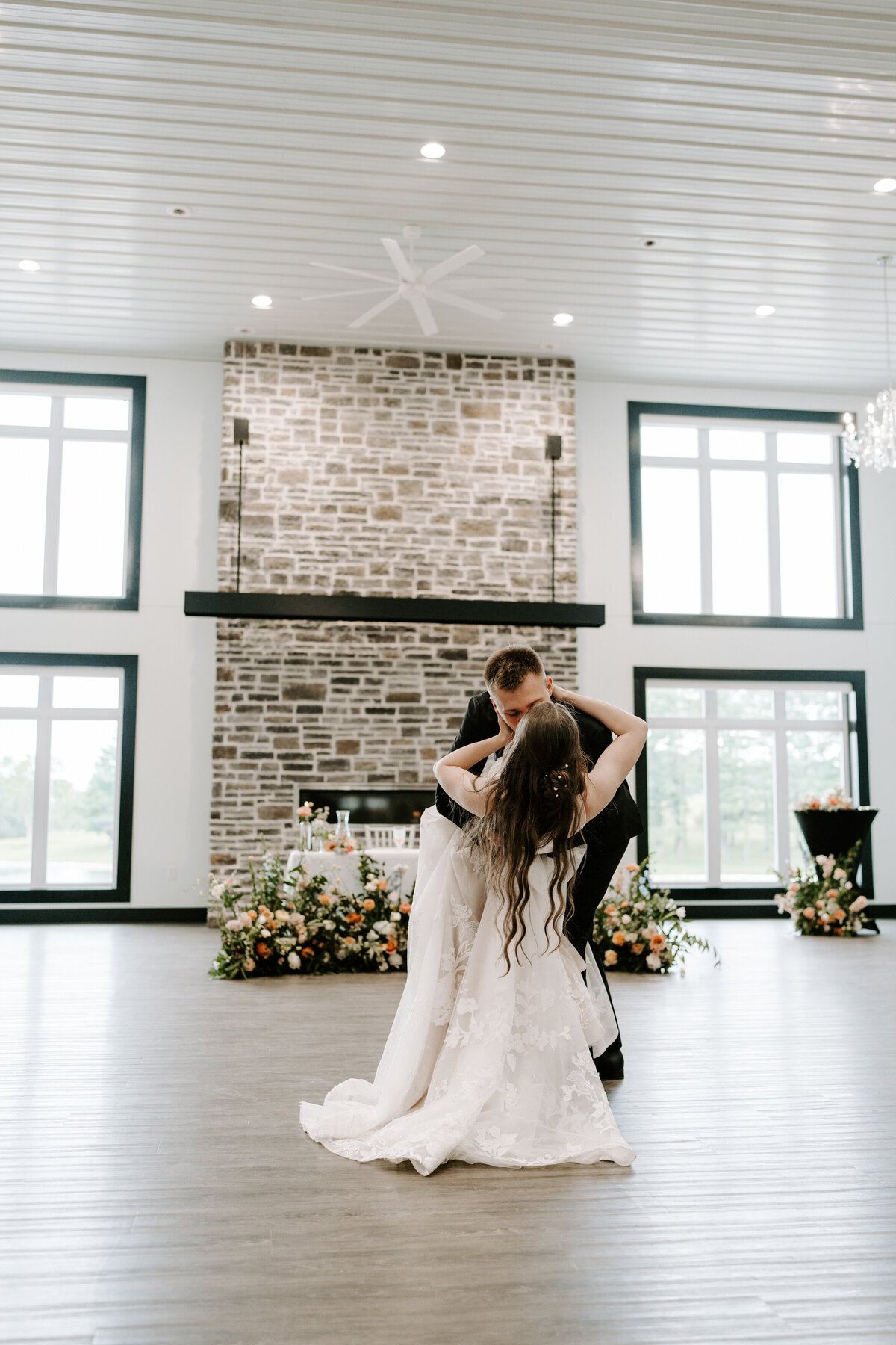 kraber-the-gathering-grounds-iowa-wedding-146