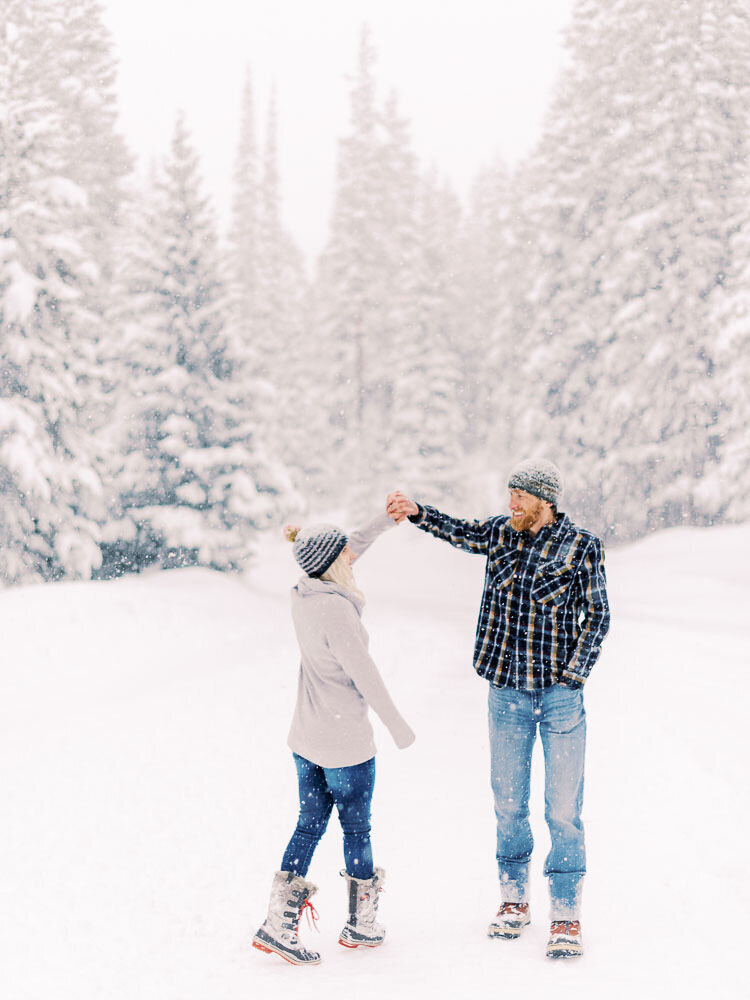 Colorado-Family-Photography-Christmas-Winter-Mountain-Snowy-Photoshoot25