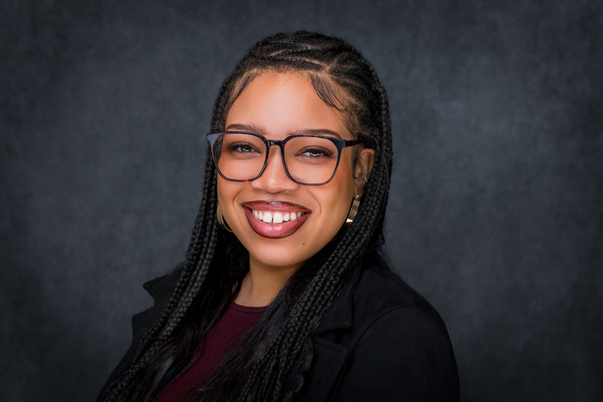 heather-larkin-photographer-georgia-headshots-Dreanna-2