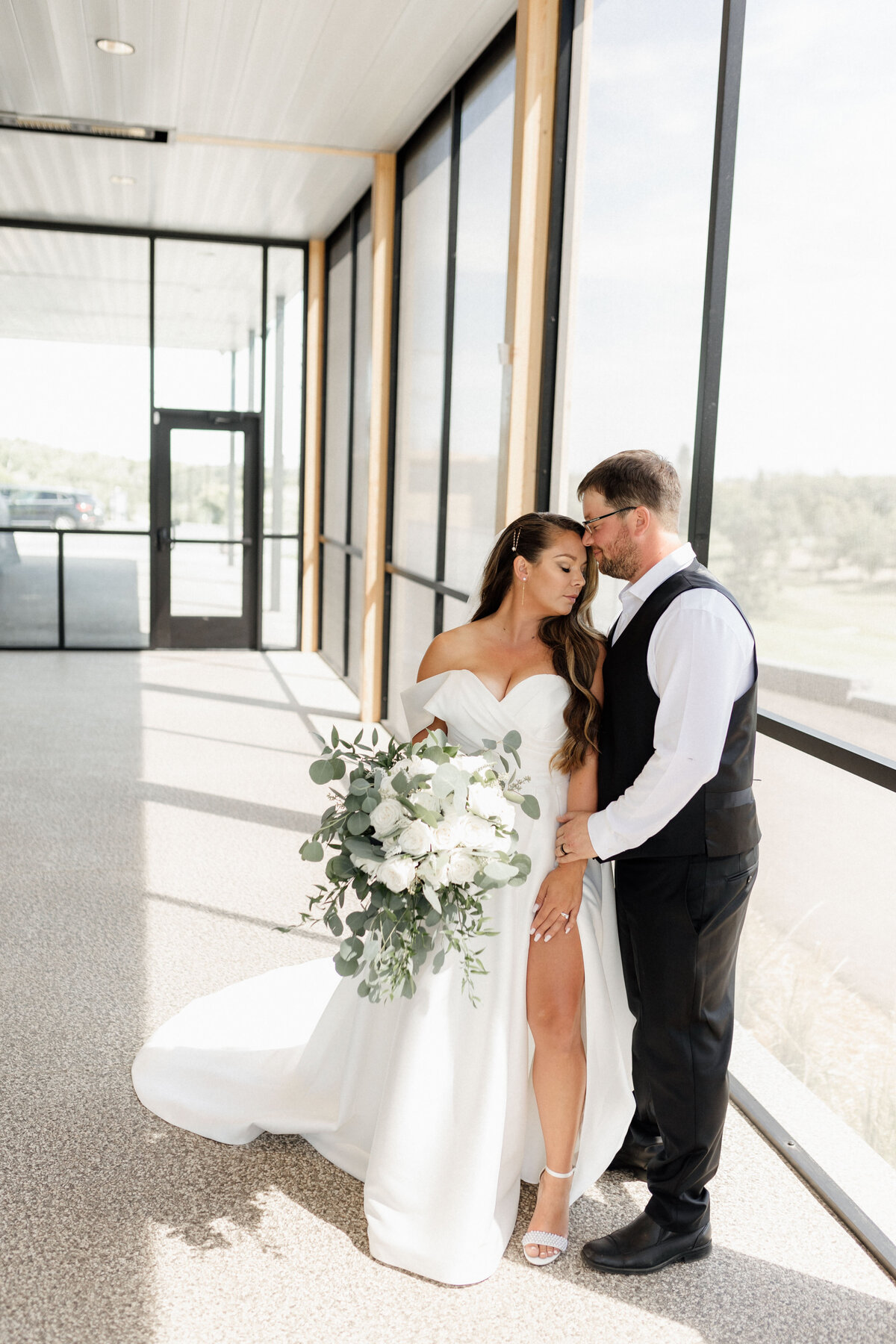 Elegant Wedding Golf Course Sunset Champagne112