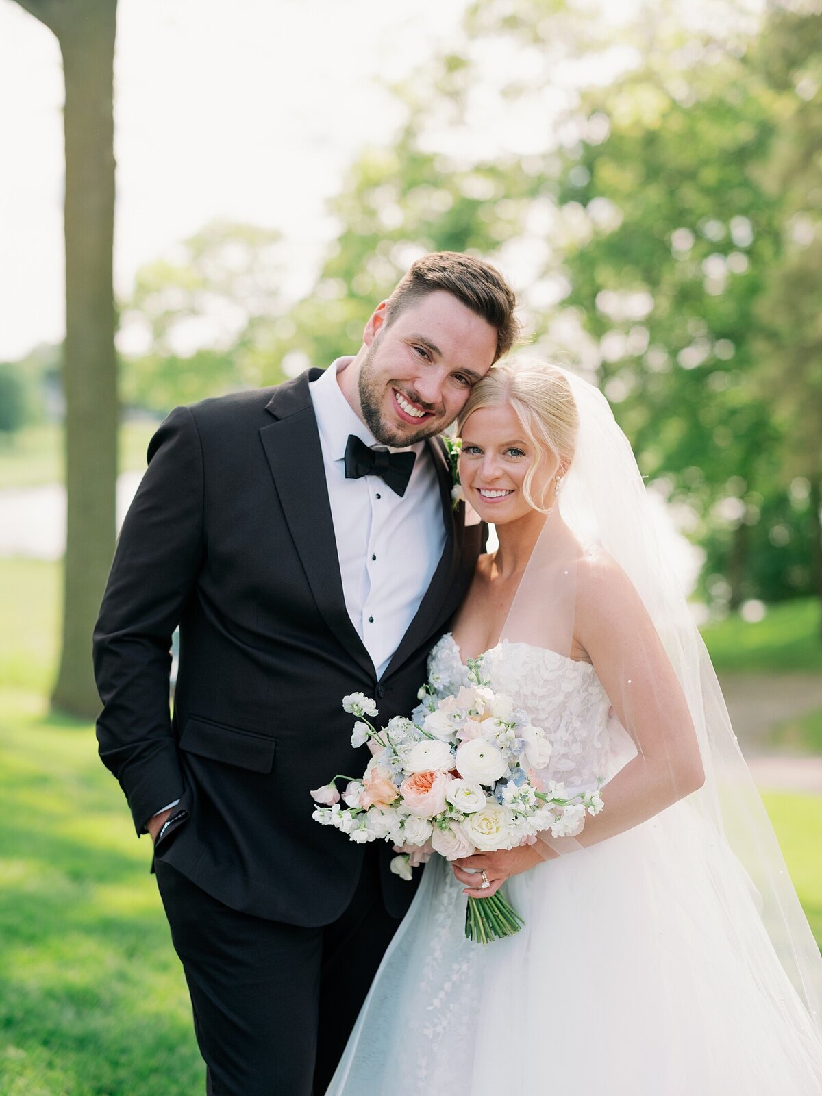 Oak-pointe-country-club-wedding_1371