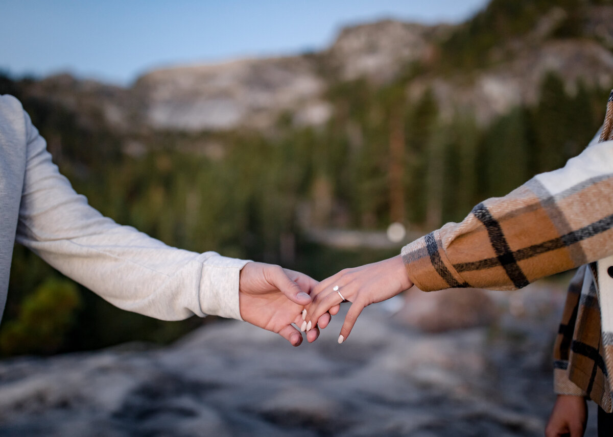 08272022_Emily+ZachEngagements_EmeraldBayLakeTahoeCA_AnjaJensenPhotography-27