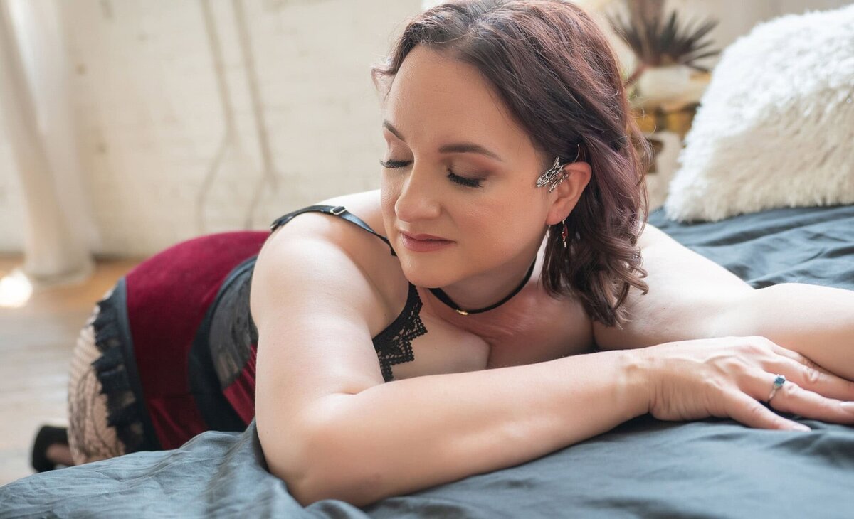 grandrapidsboudoirphotographer-38