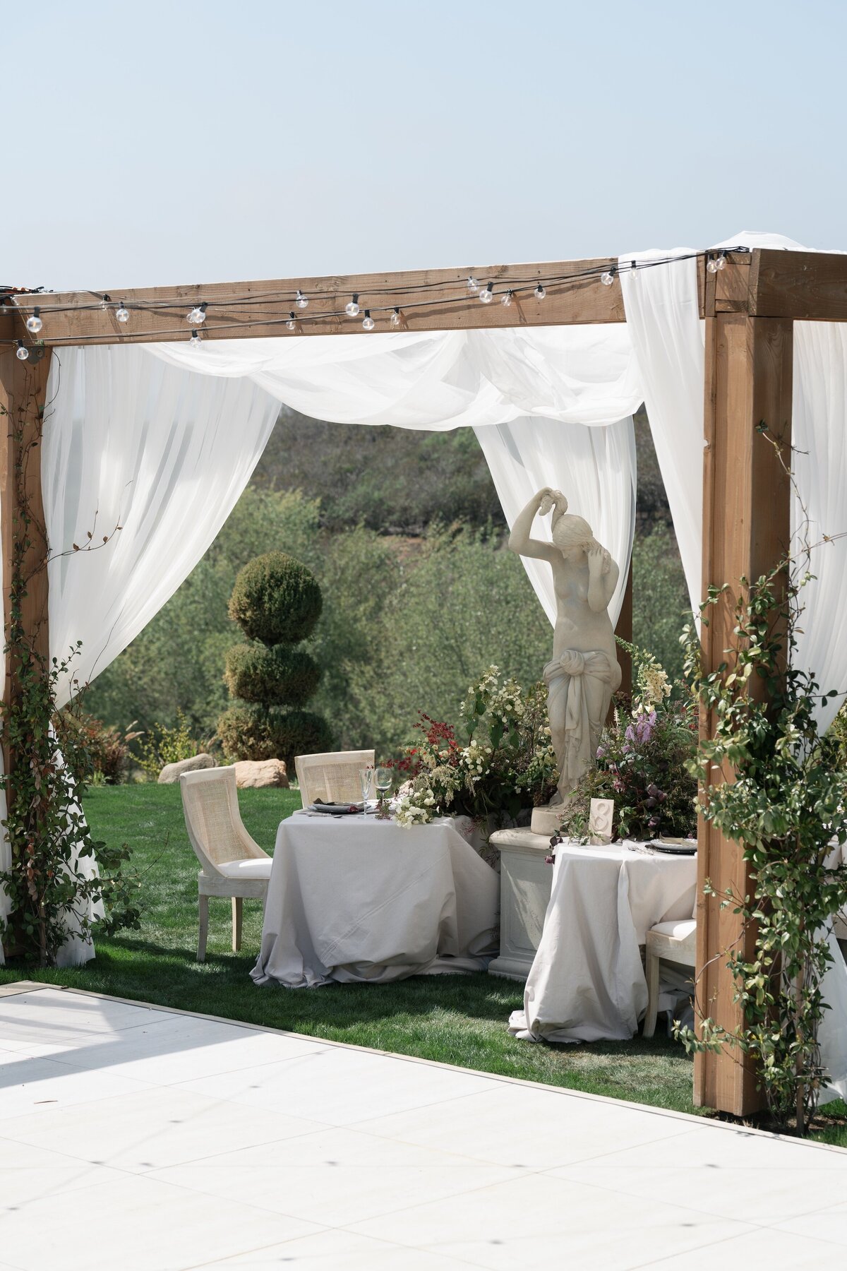 Jeune-Perche-Faye-Fern-Creative-MVFPortraits-Reception-Details-08