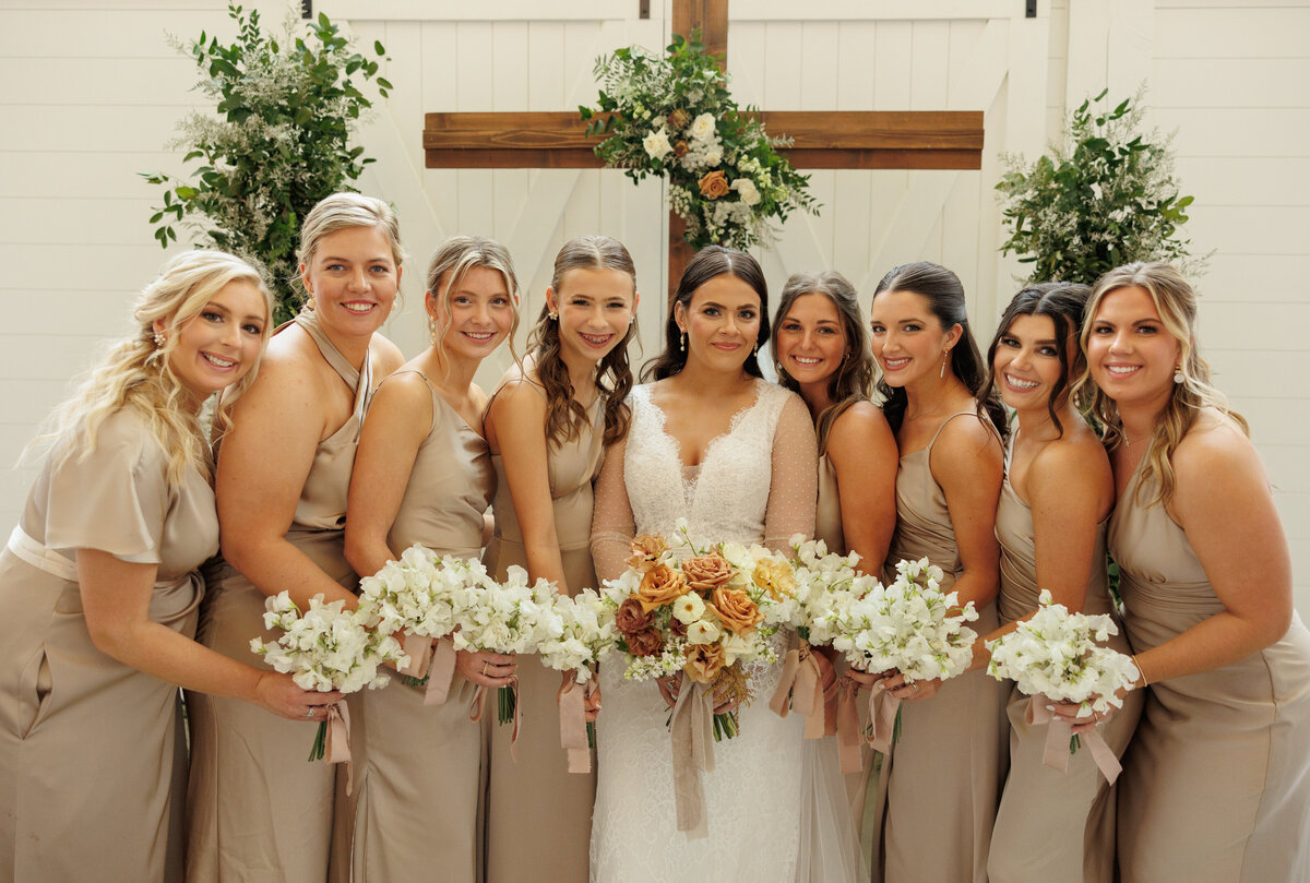 Meraki Design Wedding and Event Floral Studio Florist Wedding Flowers Full Service St. Louis Destination Luxury Floral Design Florists Designers Personal Unique Madi-Noah-Wedding-Images-By-Amber-9