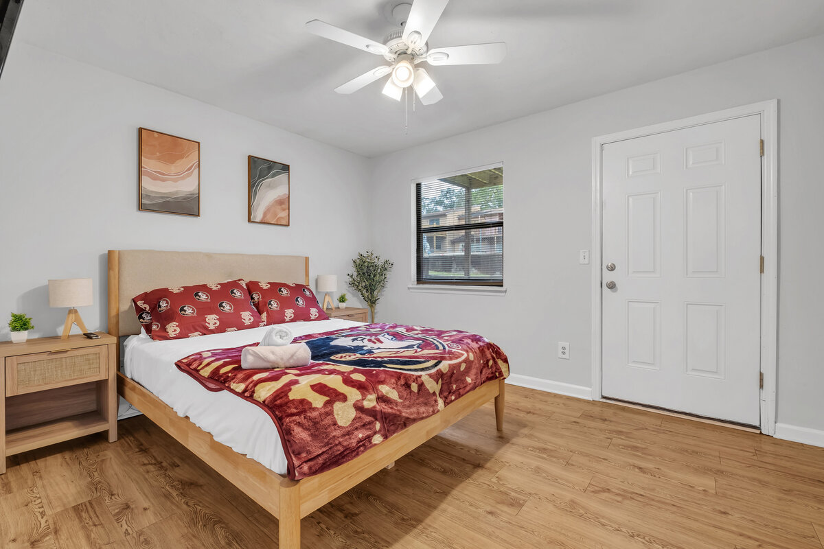 Bedroom 1 (2)