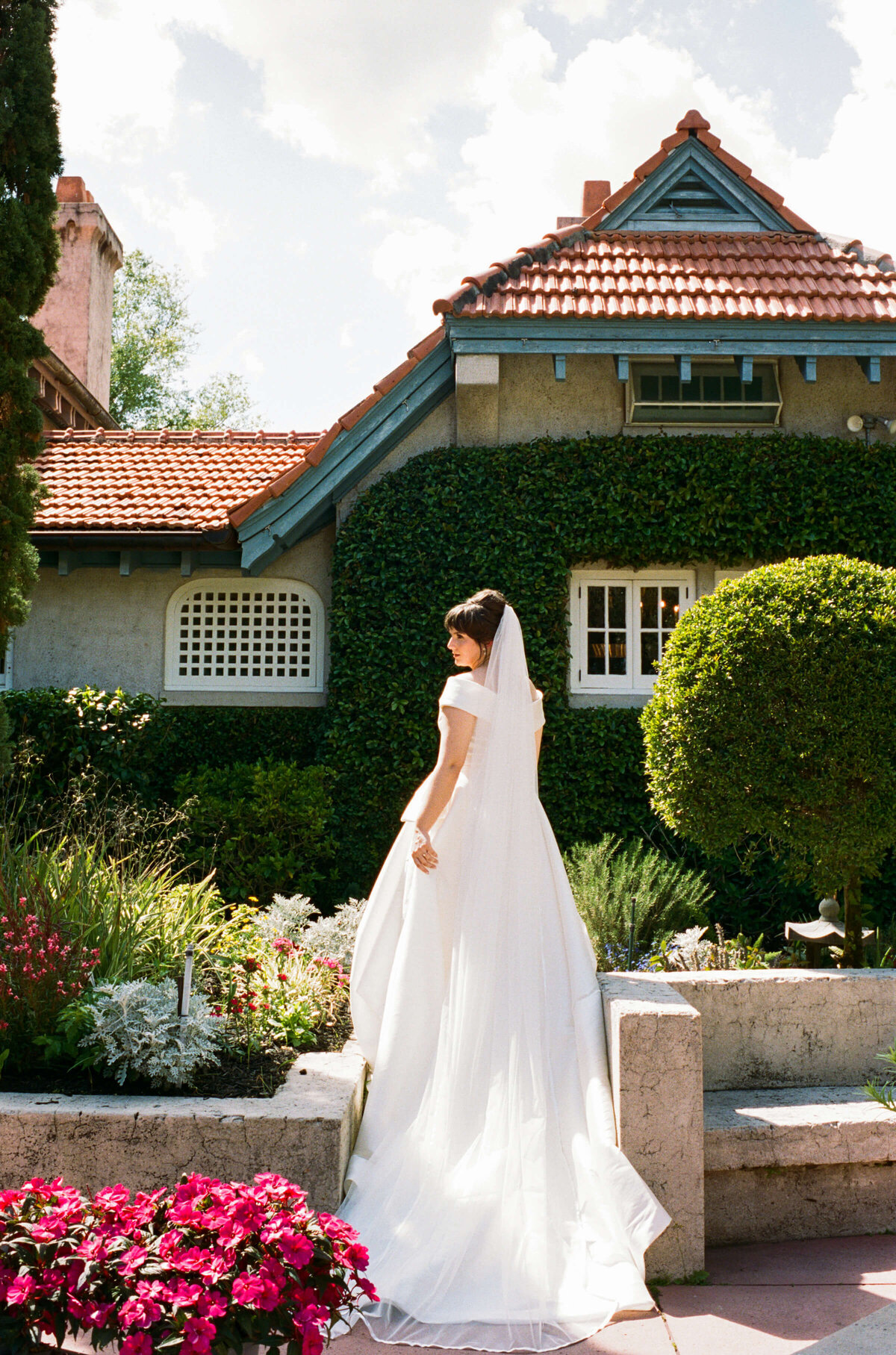 Sydonie-Mansion-Wedding-23