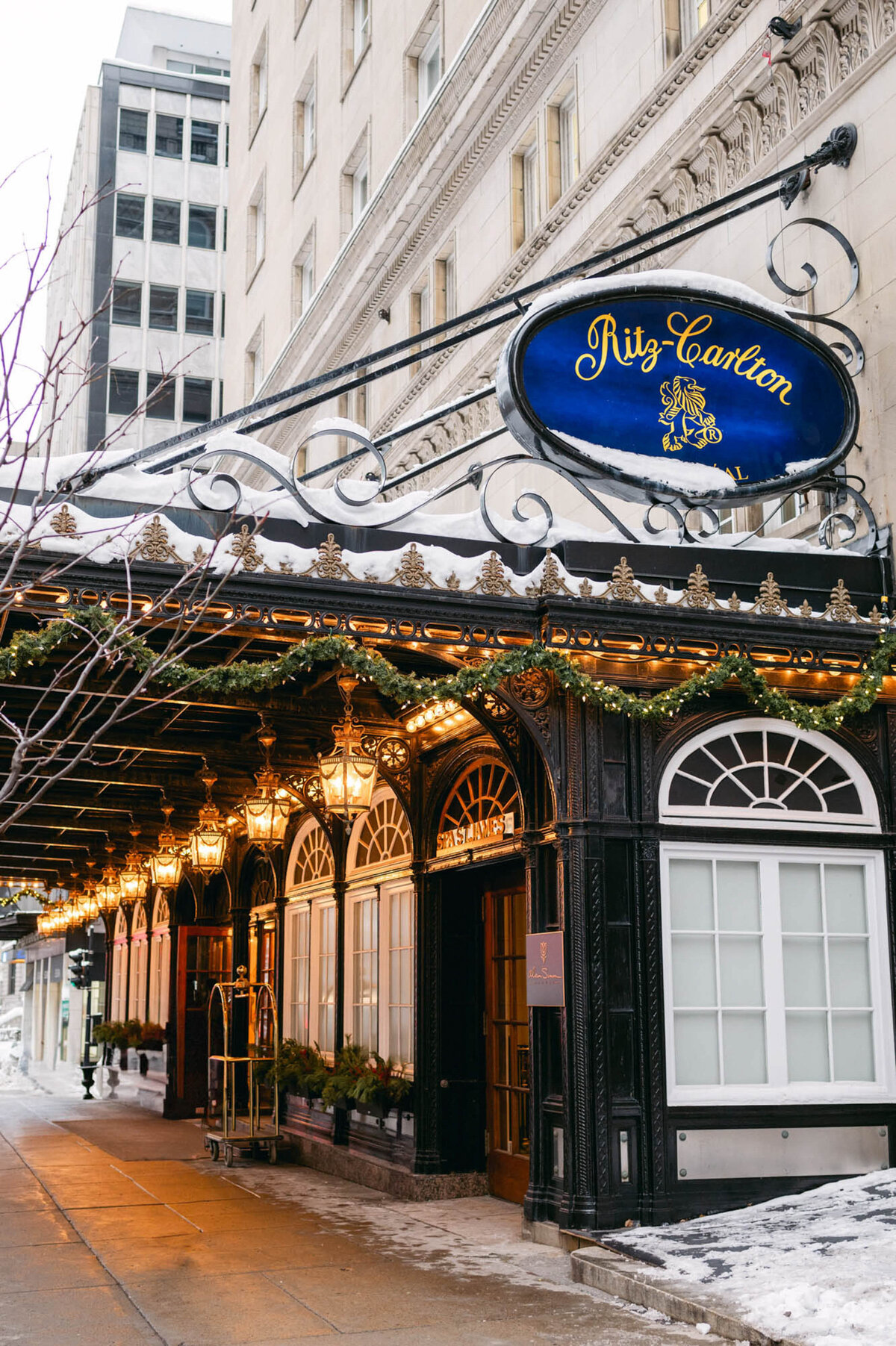 515-Notre-Dame-The-Ritz-Carlton-Montreal-Canada-Victoria-Philippe-Wedding-1