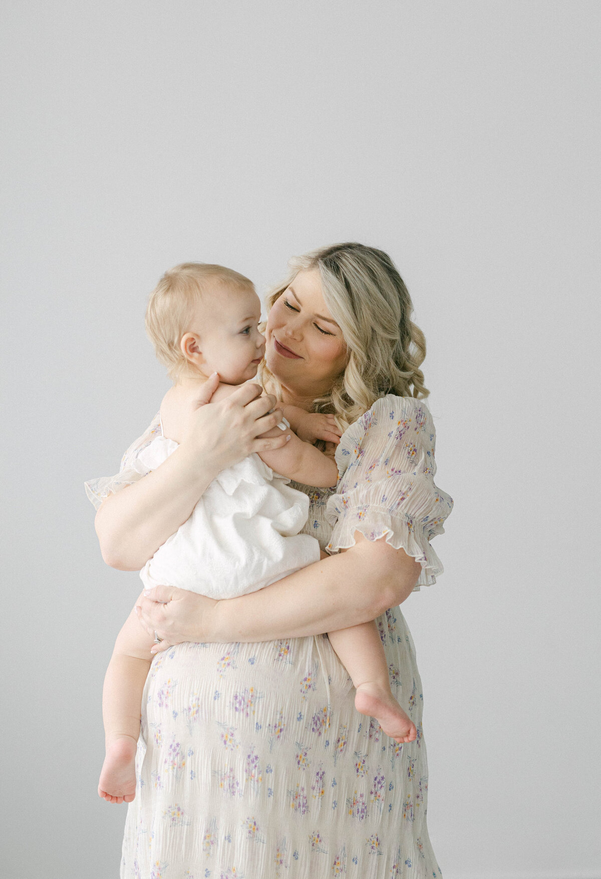 the-white-room-studio-knoxville-maternity-photographer-twomey-12