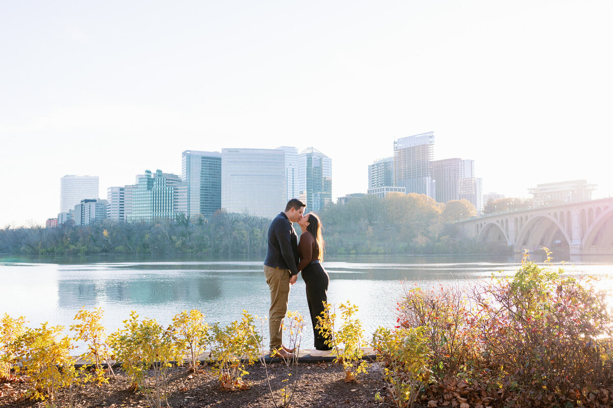 surprise-proposal-georgetown-waterfront-28