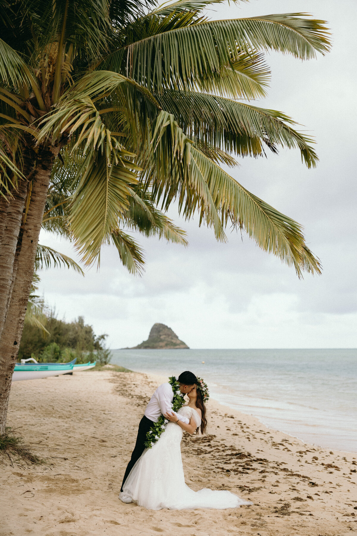 linapricephotography-wedding-ceremony-at-kualoa-ranch-hawaii-oahu-3093