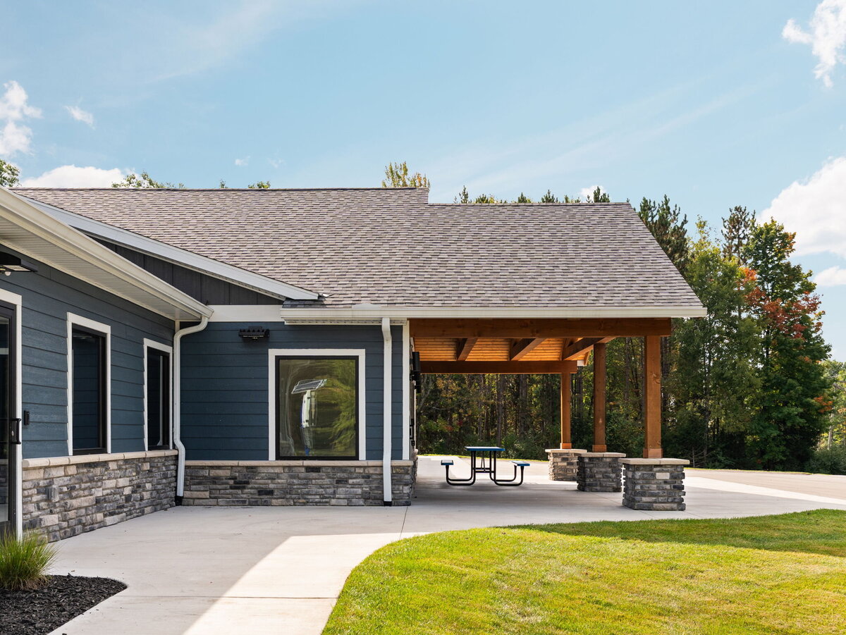 64-web-or-mls-A7403538