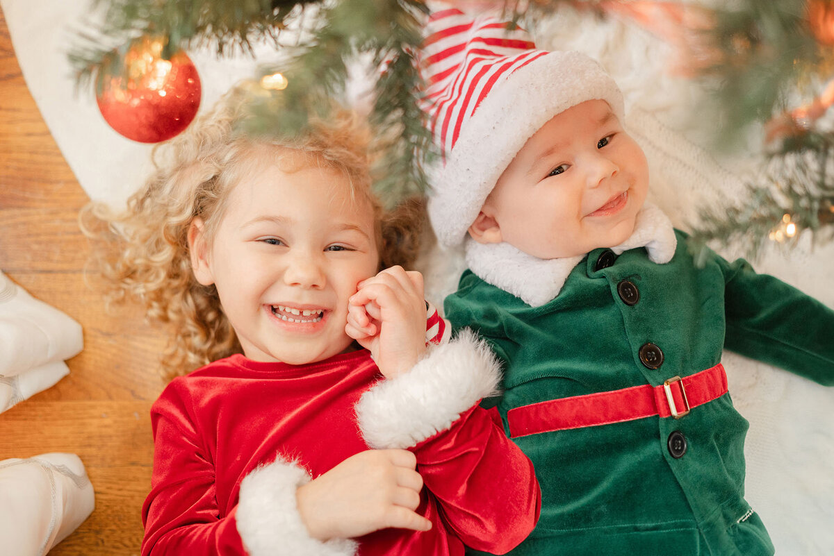 lkw-02-indoor-christmas-family-photos