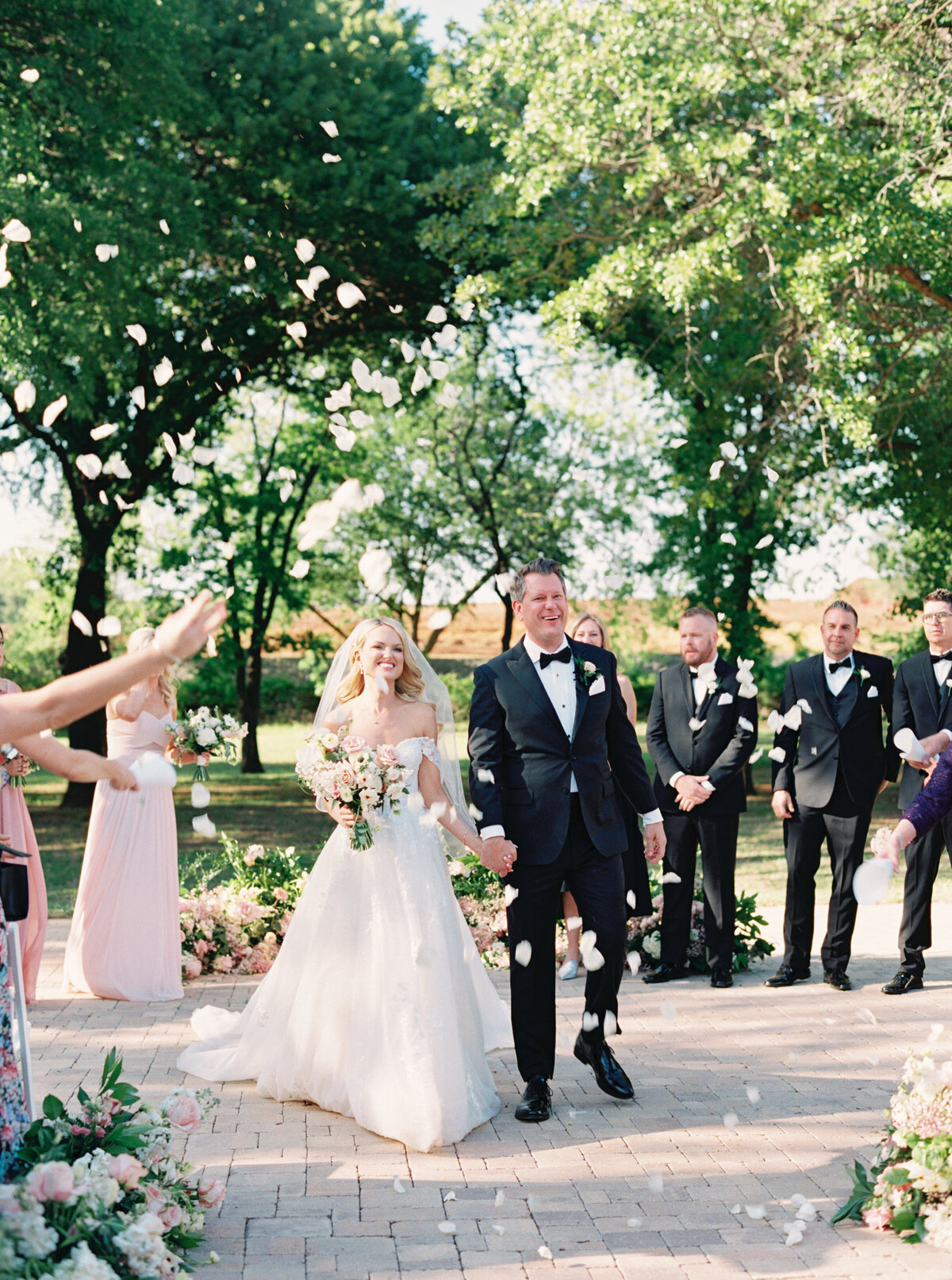 The Olana - Dallas Texas - Holley & Aaron Davis - Stephanie Michelle Photography - @stephaniemichellephotog-04-38