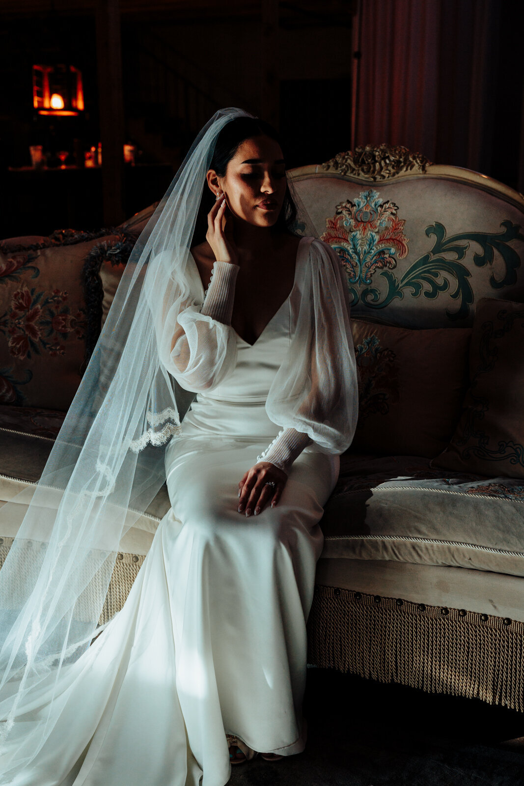 bridal portraits at the Doyle in Las Vegas