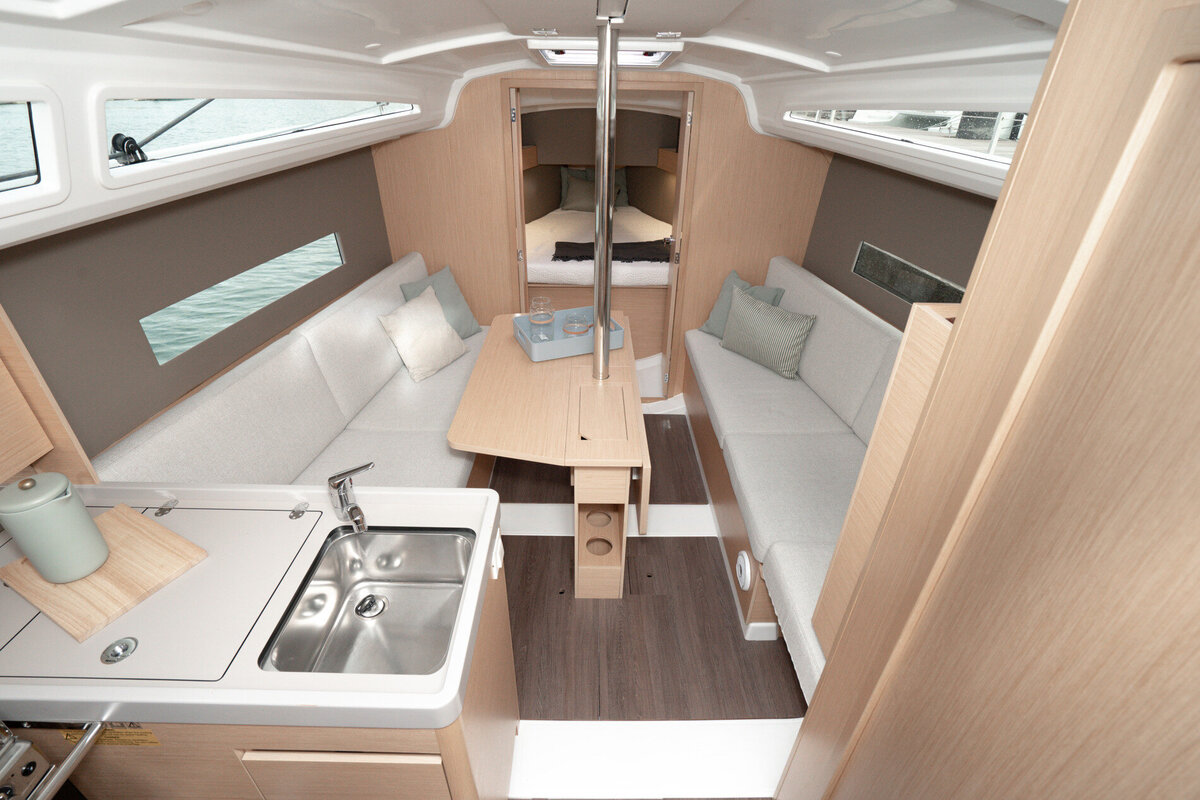 Beneteau-oceanis-30.1-6