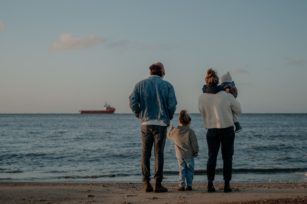 Shotsbylise_shootTexel_lifestyle_motherhood_fotograafhaps_videografie_gezinshoot3