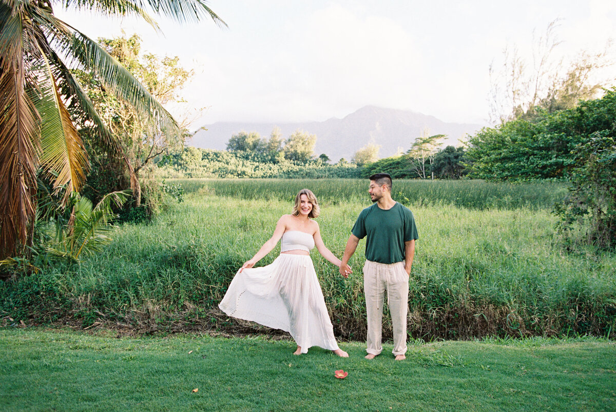 Kauai Wedding photographer Mami Wyckoff Photography engagement family maternity portrait 061