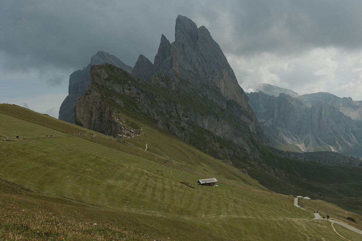 destination-wedding-elopement-photographer-italy-dolomites-seceda-documentary-tanya-davids-photo-film-1