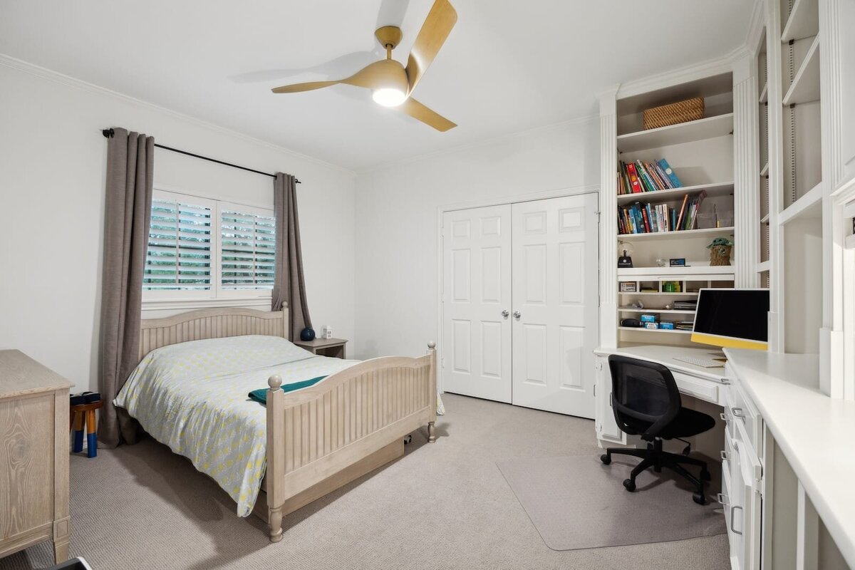 17828_cedar_creek_canyon_dallas_tx_bedroom_with_desk_-_built_in_shelving_storage_workspace_-_haven_realty_group