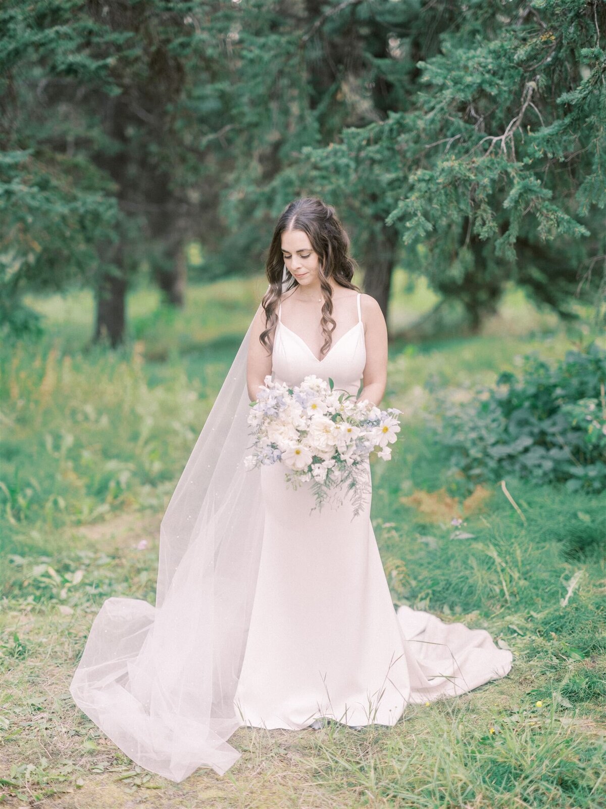 calgary-wedding-photographers-nicole-sarah-fairmont-chateau-lake-louise-AC-378_websize