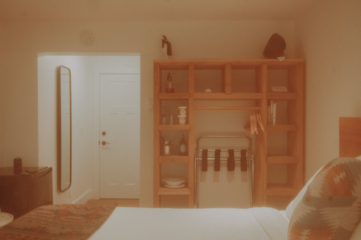 Sleepy Bear Guest House Airbnb Photography Session Ucluelet British Columbia 45650