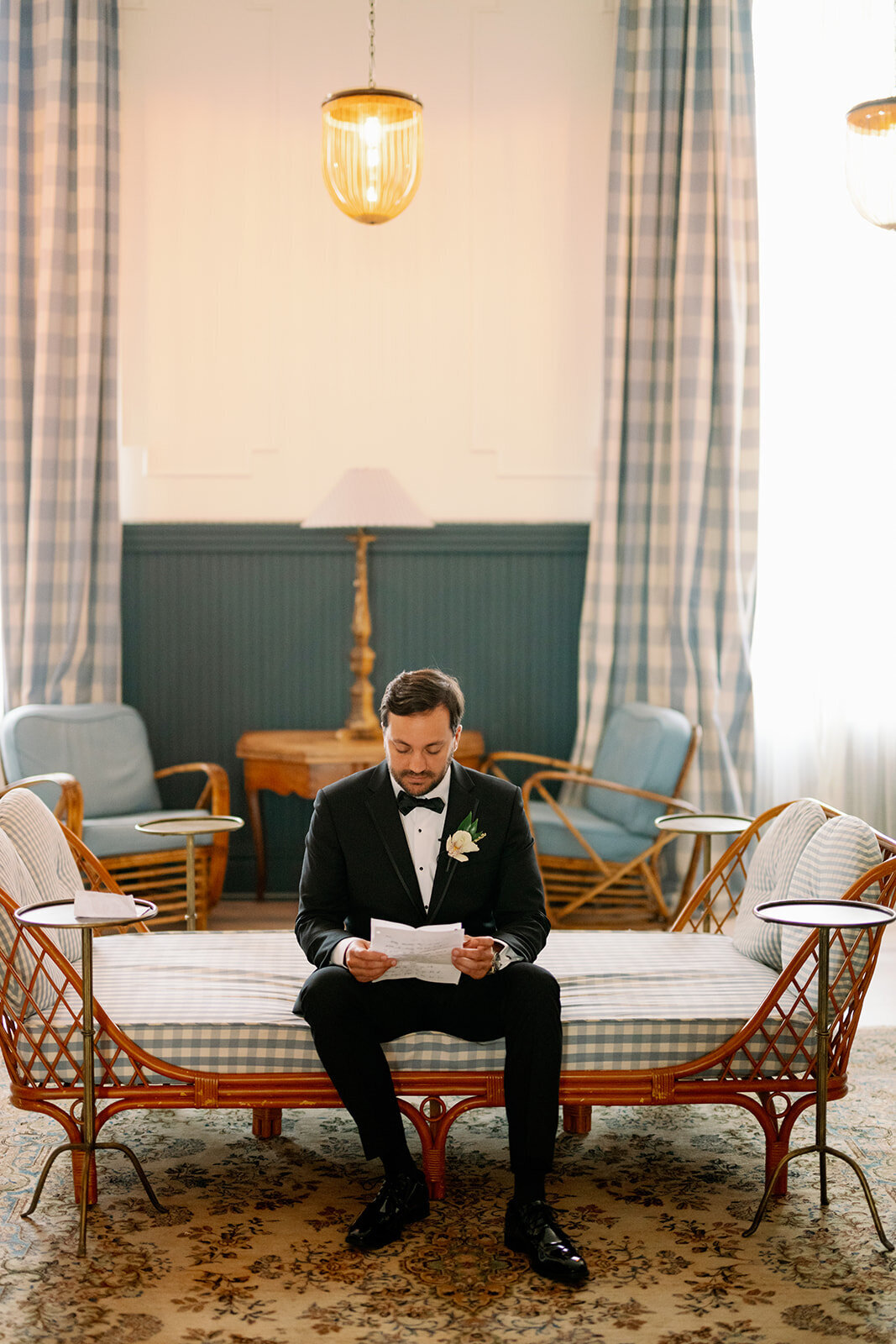 GROOM_GETTING_READY_552_websize