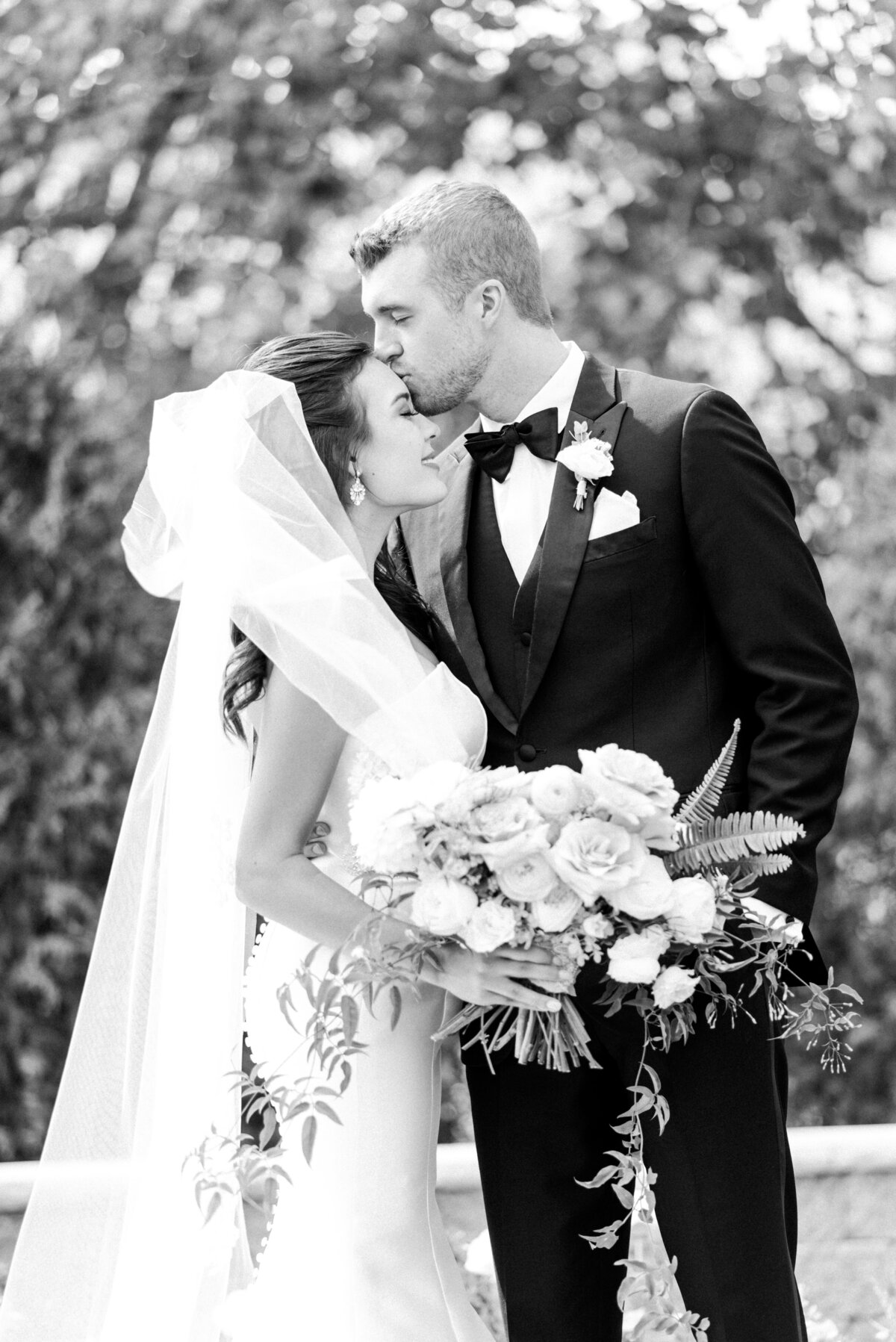 Mattea Rose Photography is a Minneapolis and Phoenix based wedding photographer. Mattea Rose Photography is a luxury Minnesota and Arizona wedding photographer.