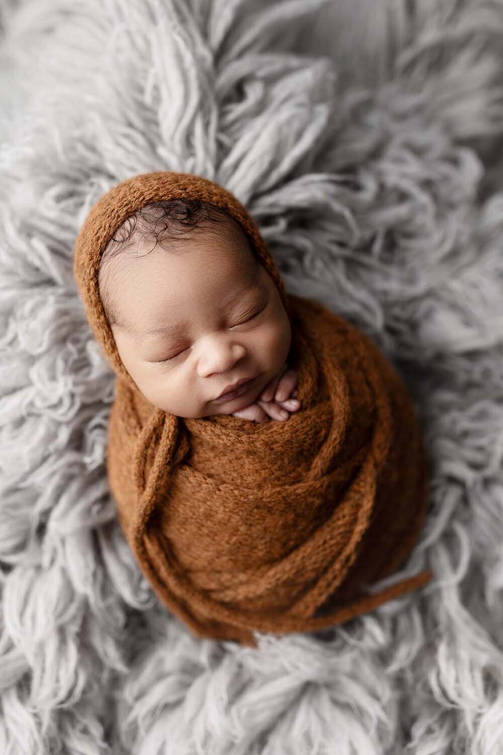 best Maryland newborn photographer, Baltimore newborn photographer, newborn photography near me, newborn portraits Crofton MD, professional baby photos