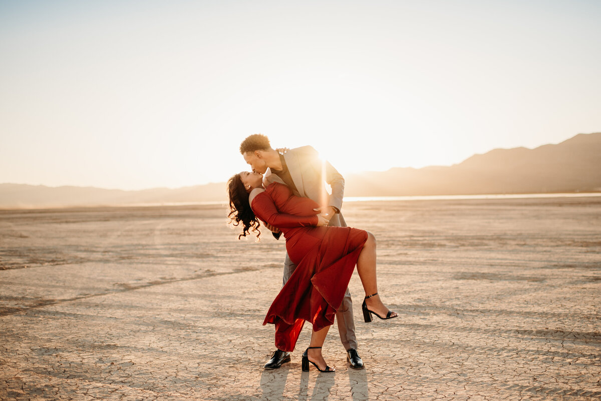 Maternity-Photos-Dry-Lake-Bed (7)