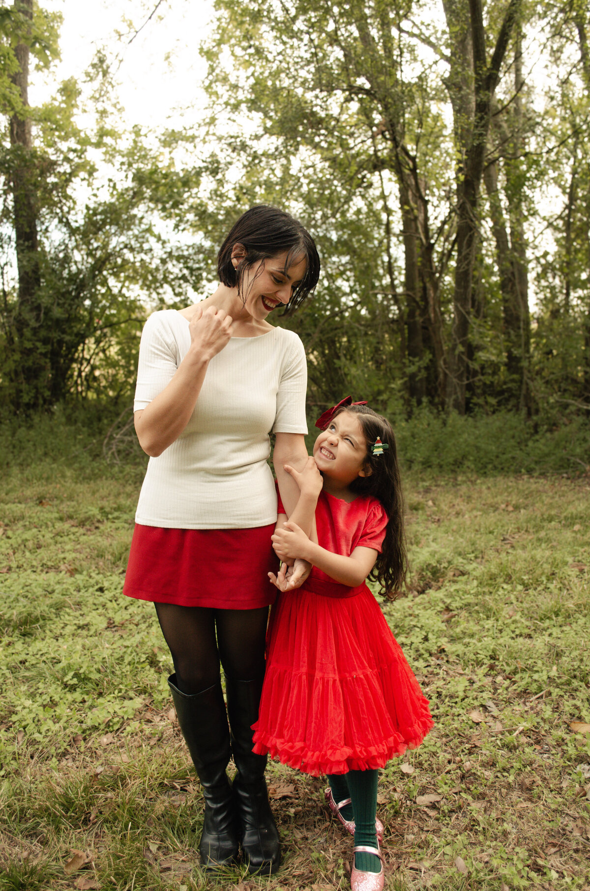 Mother daughter photography pose