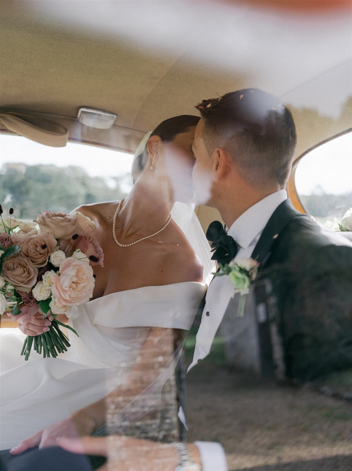 MadelineGeorge_Ceremony_0503_Wizz & Wild Wedding Florals